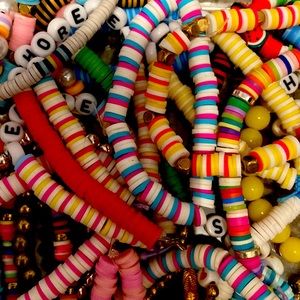 ‼️5PCS MYSTERY CLAY BEAD BRACELET PACK‼️